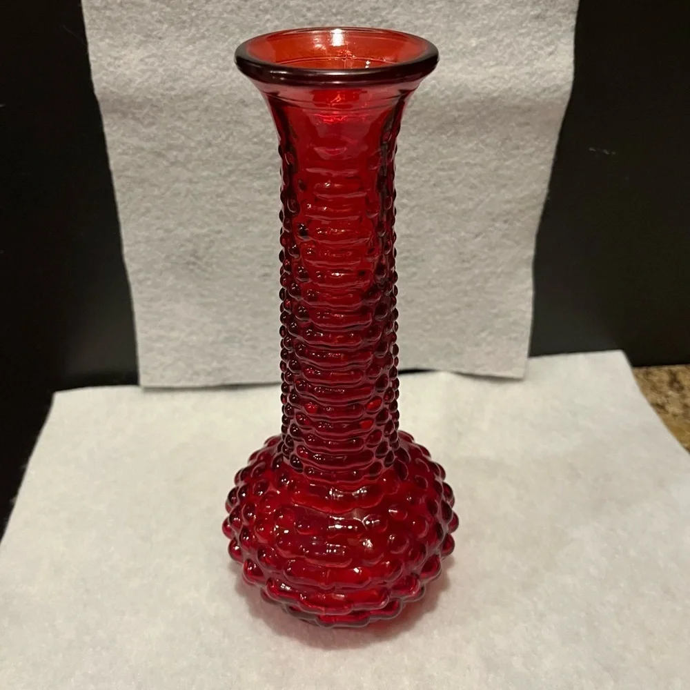 Vintage E. O. Brody Red Hobnail Bud Vase - Picture 4 of 12